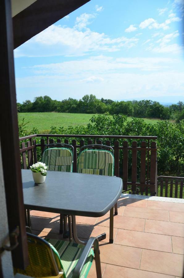 Apartma Louis Dutovlje Zewnętrze zdjęcie