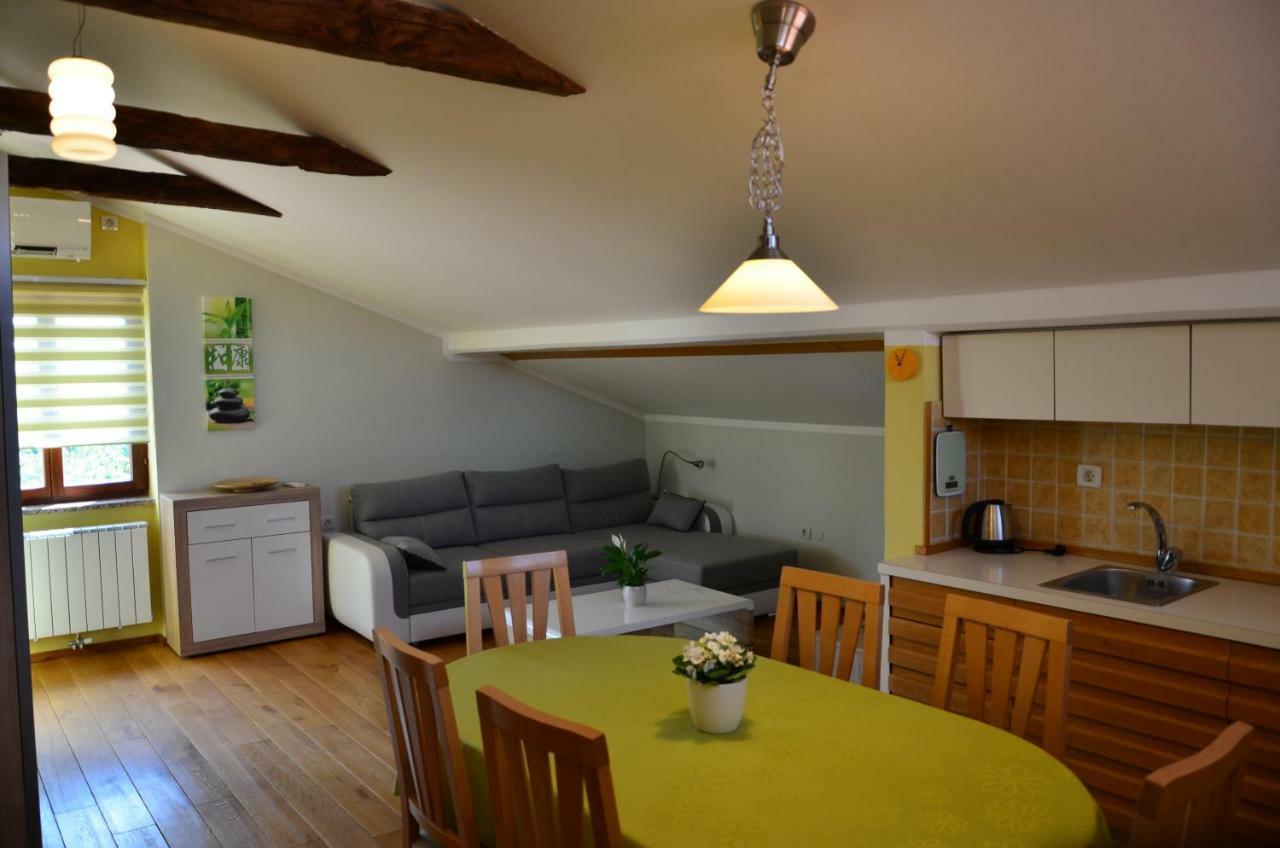 Apartma Louis Dutovlje Zewnętrze zdjęcie